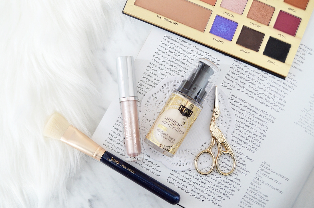 rozświetlacz w płynie puderek.com.pl